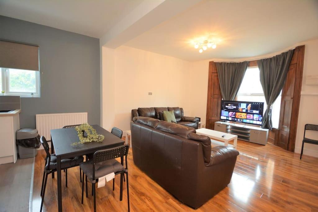 Lovely 4Bedroom Apartment Londra Dış mekan fotoğraf