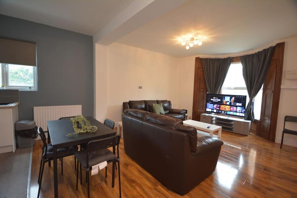 Lovely 4Bedroom Apartment Londra Dış mekan fotoğraf